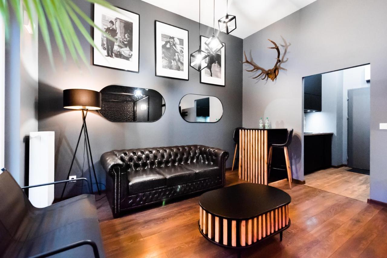New Praga Ladies' & Gentlemen'S Apartments Warsaw Exterior photo